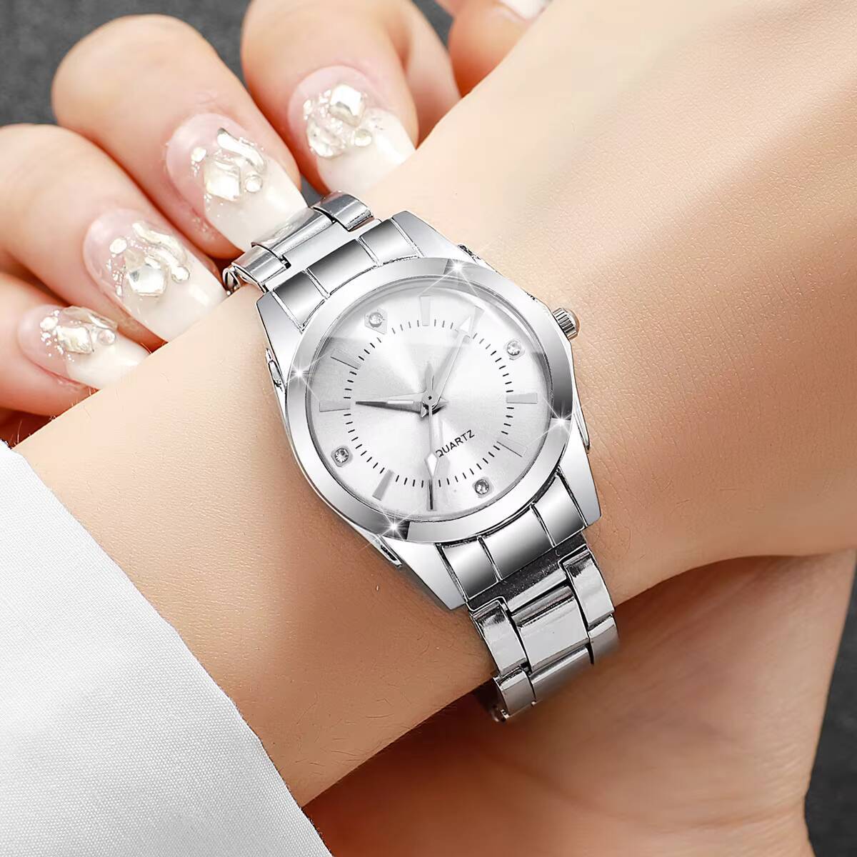 Luxury Rhinestone Women Watche - Luxury Watch Display Case 评论和价格