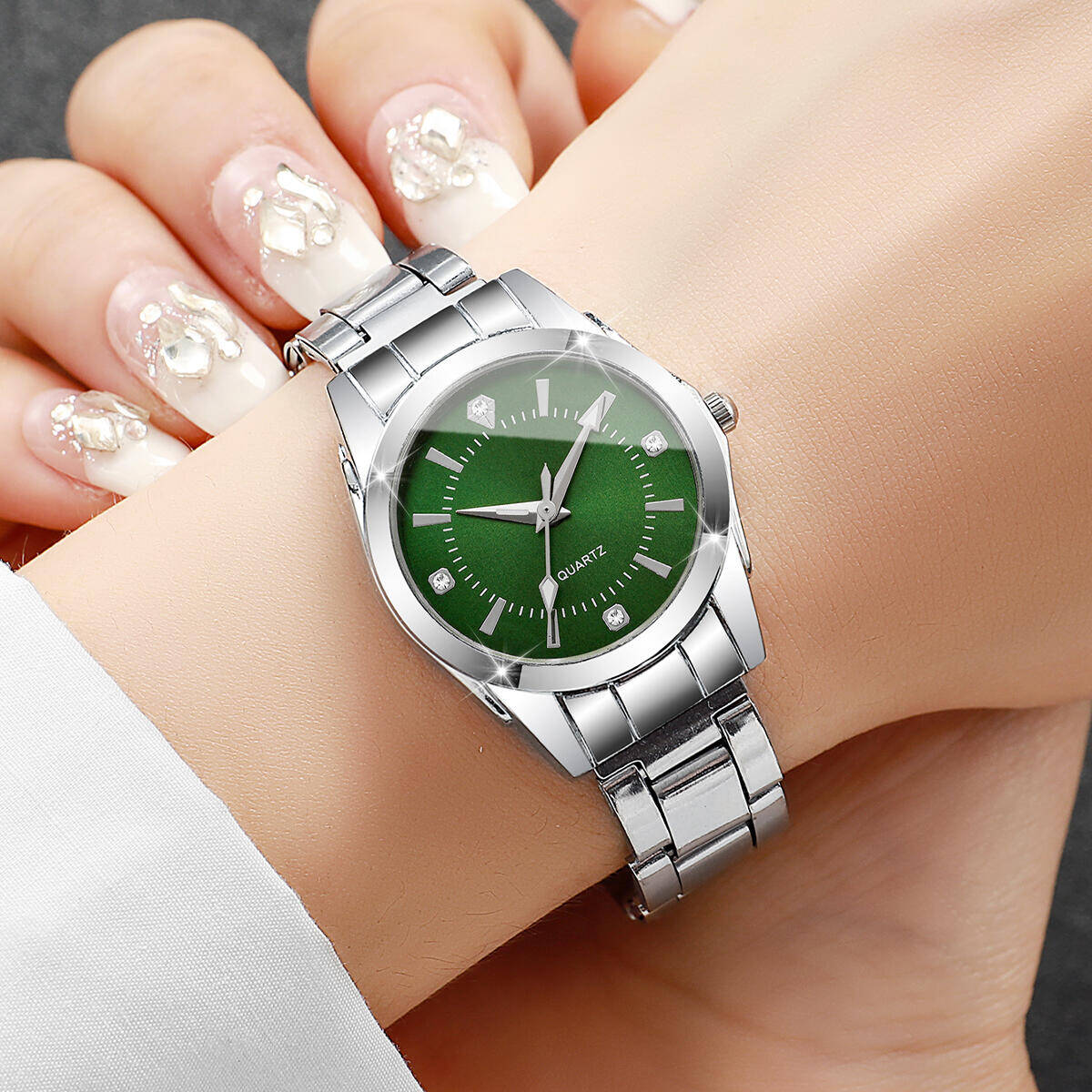 Luxury Rhinestone Women Watche - Luxury Watch Display Case 评论和价格